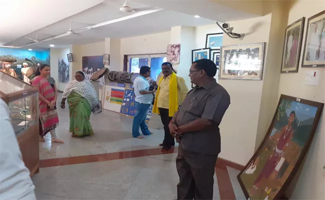 Maharashtra Adivasi Society Chairman Shyamrao Kotnake Visits Kumra Bhim Museum - Sakshi