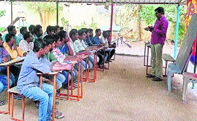 Thirteen Artisan Workers Recruited as Junior Linemen with ADE Jeevan Kumars Support - Sakshi