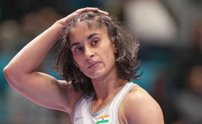 Indian wrestler Vinesh Phogat qualifies for 2020 Tokyo Olympics - Sakshi