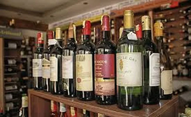 Aspirants are Waiting for Upcoming Wine Shop Tenders - Sakshi