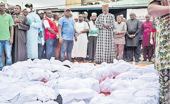 Fire in Liberia Religious School kills Dozens Of Children - Sakshi