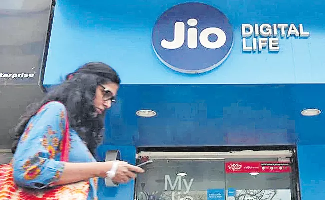 Reliance Jio Tops Subscriptions In July - Sakshi