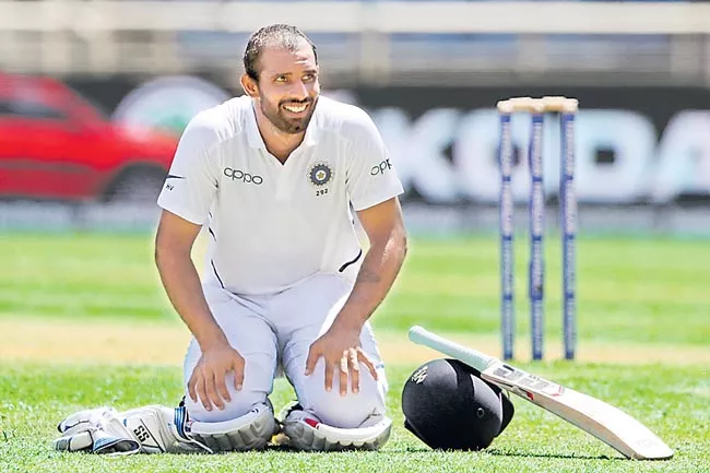 Hanuma Vihari dedicates maiden Test century to late father - Sakshi