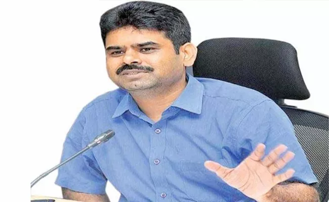 GHMC Commissioner Said 2400 Dengue Cases Filed in Telangana  - Sakshi