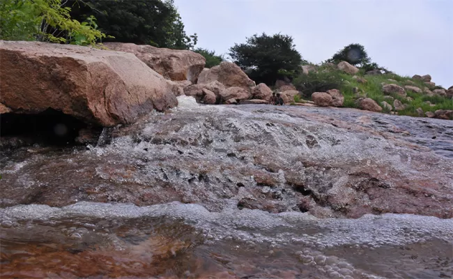 Article About Effect of Flood Water Over Nalgonda Town - Sakshi