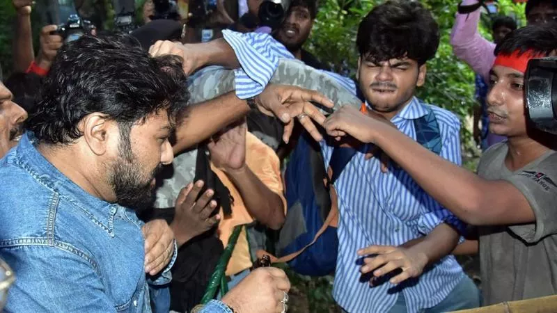 Babul Supriyo Promises Student Mother Will Not Harm Your Son - Sakshi