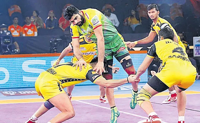 Telugu Titans And Patna Pirates in thrilling Tie  - Sakshi