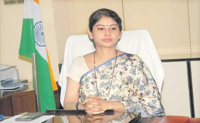 smita sabharwal Video Call Review On mission bhagiratha - Sakshi