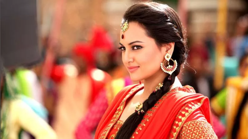 Sonakshi Sinha trolled for not knowing Ramayana - Sakshi