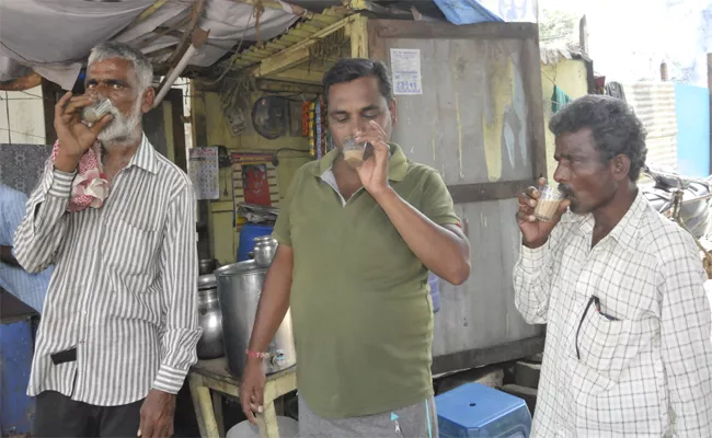 Plastic Glasses Usage Reduced In Tea Stalls At Nizamabad - Sakshi