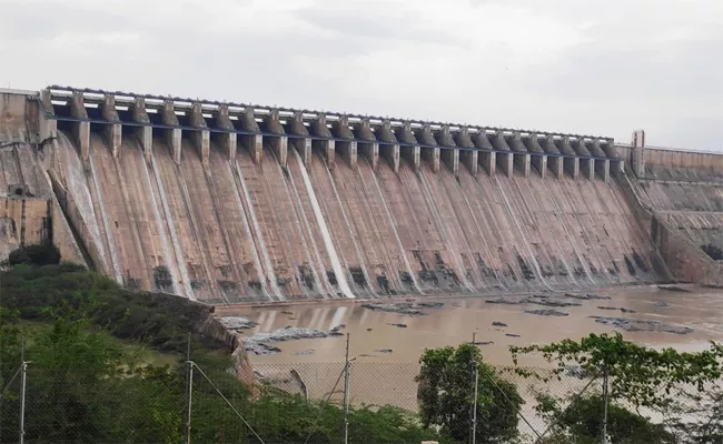 Nagarjuna Sagar Dam Crust Gates Are Closed - Sakshi