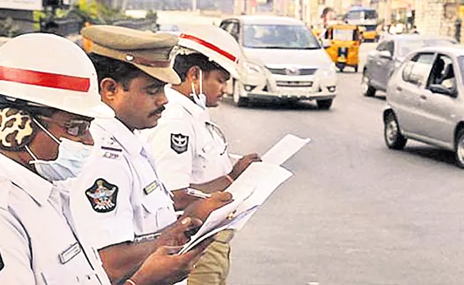 Piravies in Hyderabad Traffic Police - Sakshi