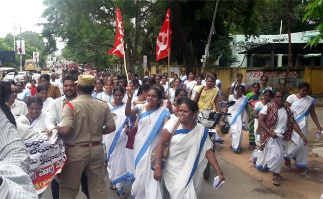 Asha Workers Demanding Government To Solve The Problems In Khammam - Sakshi