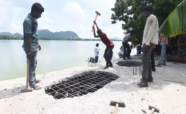 Illegal Construction Demolished Near karakatta - Sakshi