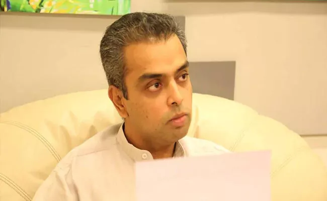 PM Modi Thanks Milind Deora For Tweet On Howdy, Modi - Sakshi