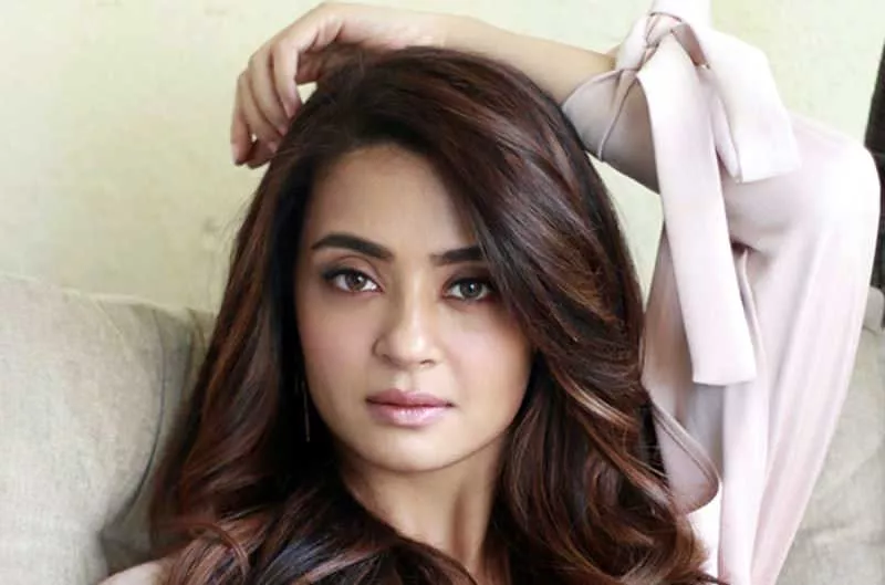 Surveen Chawla on facing casting couch - Sakshi