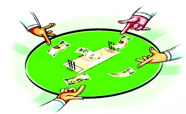 Police Not Catching Bookies In Cricket Betting At Ongole - Sakshi