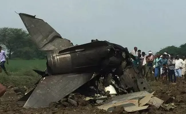 Mig 21 Trainer Aircraft Crashes Madhya Pradesh - Sakshi