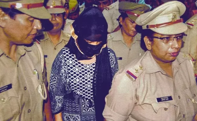 Accused In Chinmayanand Rape Case Arrested In Extortion Case - Sakshi