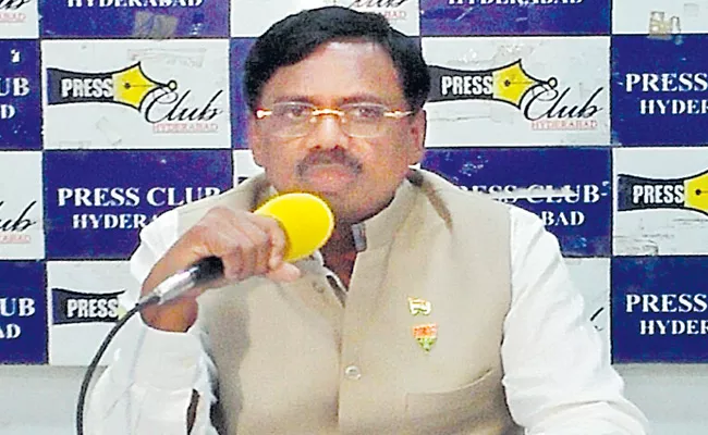 Former HCA President Vivek Fire On Azharuddin And BCCI - Sakshi