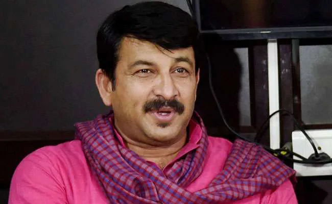 Kejriwal, Manoj Tiwari Spar Over Implementation of NRC - Sakshi