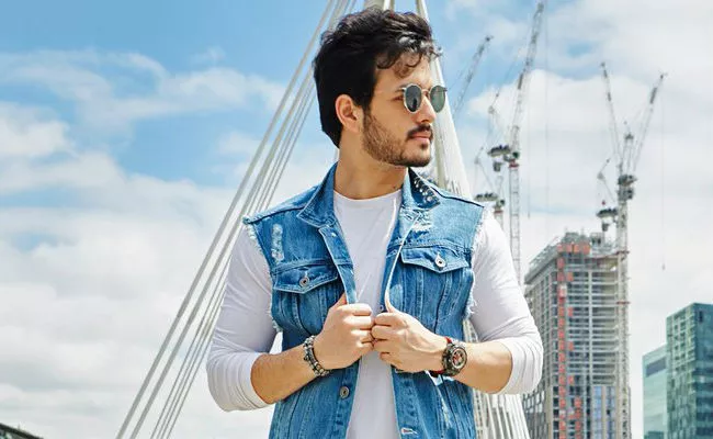 Akhil Akkineni Next With Geetha Govindam Fame Parasuram - Sakshi