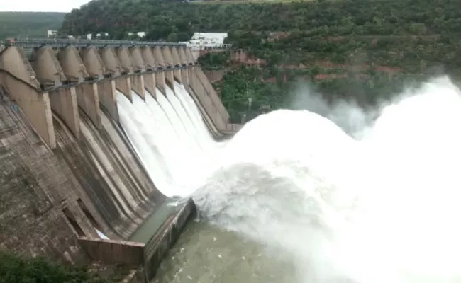 Heavy Water Inflow To Krishna River - Sakshi