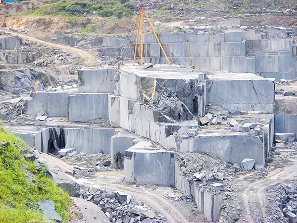 Karimnagar Granite towards crisis - Sakshi