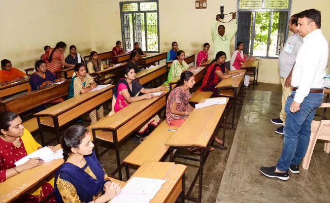 Second Day Grama And Ward Secretariat Examination - Sakshi