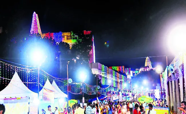 Dussehra Sharan Navaratri Festival In Indrakiladri At Vijayawada - Sakshi