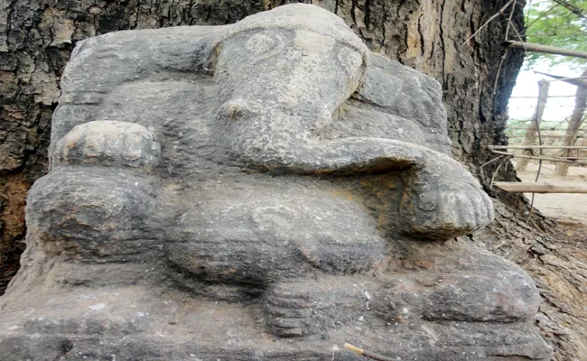 Ancient Vinayaka Statues in Nallamala Forest Kurnool - Sakshi