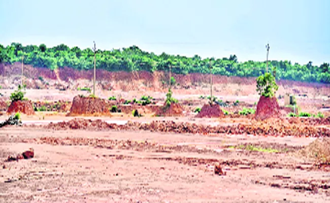 TDP Leader Followers Illegal Gravel Excavations In East Godavari - Sakshi