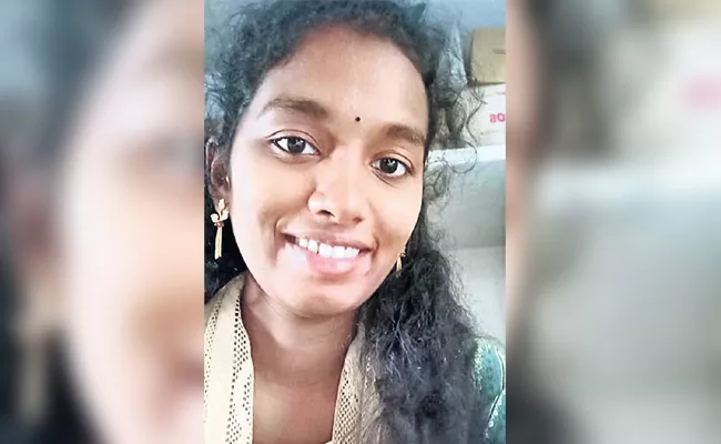 Vizag Teen Girl Missing in Hyderabad - Sakshi