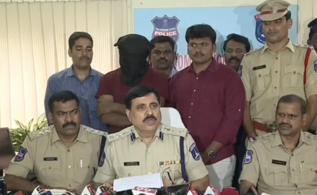 Madhapur DCP Press Meet Over Software Employee Sathish Murder Case - Sakshi