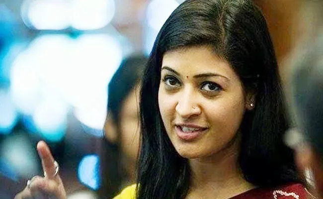 Alka Lamba Quits AAP Request Kejriwal To Accept Her Resignation - Sakshi