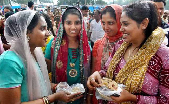 Rottela Panduga In Barashaheed Dargah In Nellore - Sakshi