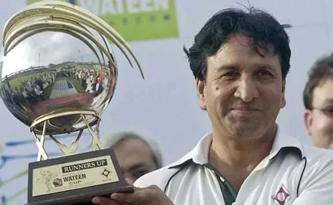 Former Pakistan Spin Great Abdul Qadir Dies Of Cardiac Arrest - Sakshi