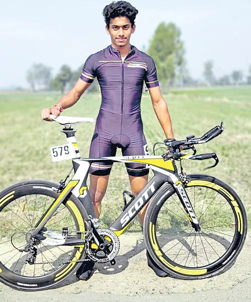 Tanishq In In Indian Cycling Team - Sakshi