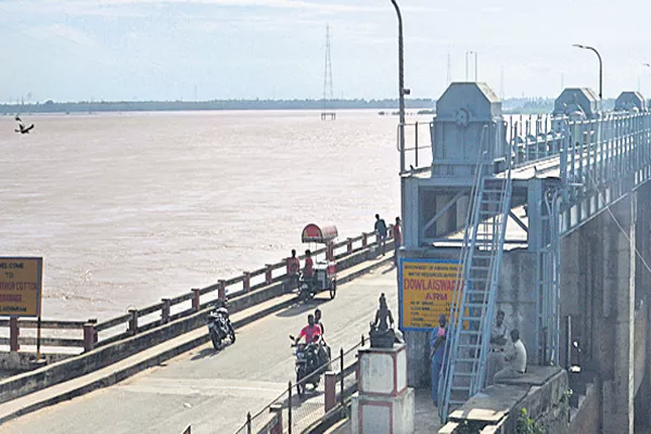 Godavari River Water is in the High level with the sub-rivers - Sakshi