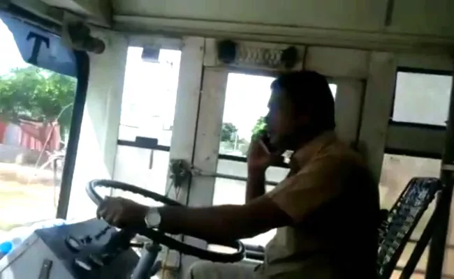 Narketpally Depot rtc Bus Driver Caught On Camera While Driving - Sakshi