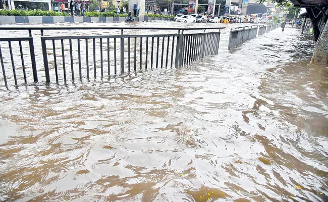 Heavy Rains In Hyderabad But No Flow To Osman Sagar And Himayat Sagar - Sakshi