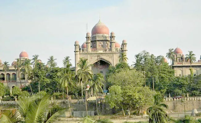 Telangana High Court Orders Against Demolition of Secretariat - Sakshi