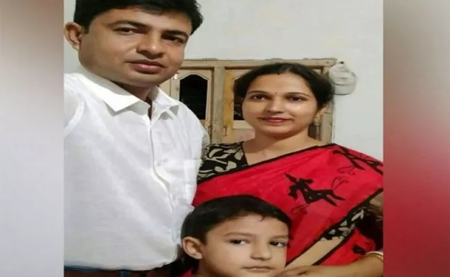 RSS Man Pregnant Wife Child Brutally Killed In West Bengal - Sakshi