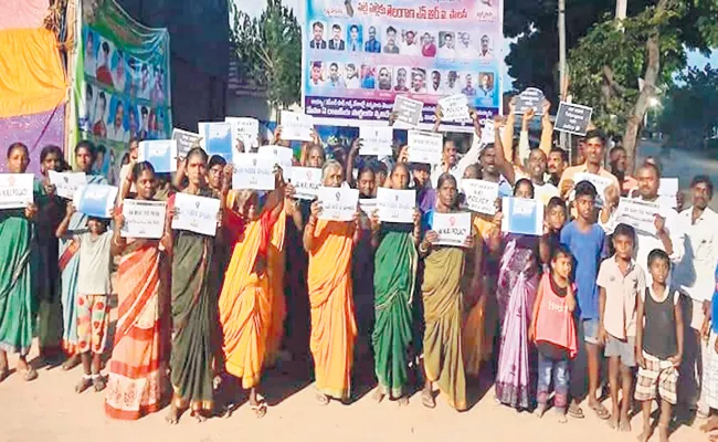 Migrant Workers Families Demand For Pravasi Welfare Board - Sakshi