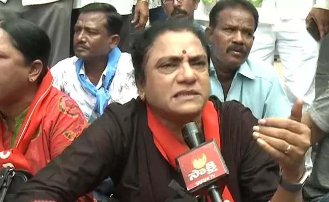 Telangana Jana Samithi, Left Parties Protest at Bus Bhavan - Sakshi