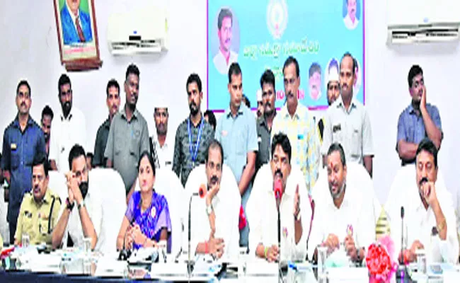 Zilla Parishad Meeting Has Made Three Hours By Kurasala Kannababu In Machilipatnam - Sakshi