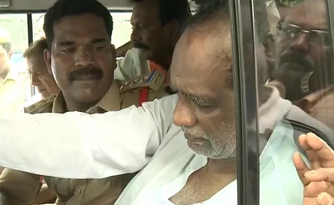 RTC Strike BJP Leader Lakshman Arrest At Bus Bhavan - Sakshi