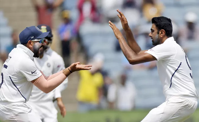 India Vs South Africa 2nd Test Day 3 Proteas Team All Out In 1st Innings At 275 - Sakshi