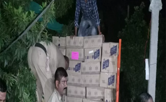 Heavy Alcohol Seized In Huzurnagar - Sakshi