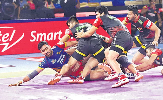 UP Yoddha Beat Bengaluru Bulls In Final Home Match Of The Season - Sakshi